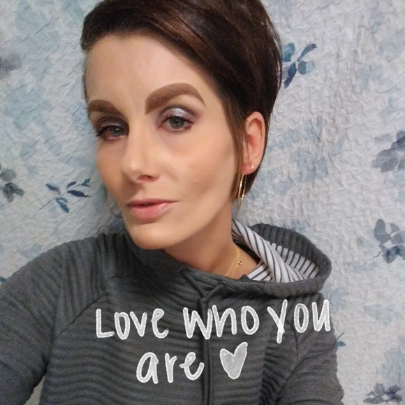 Meet your Posher, Heather - Picture 1 of 1